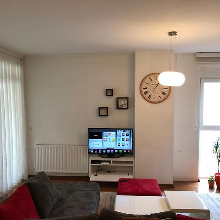 Apartment Prishtina Приштина Екстер'єр фото